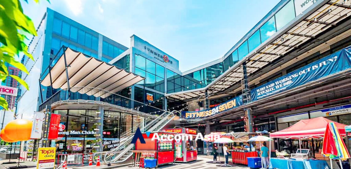  2  Retail / Showroom For Rent in Sukhumvit ,Bangkok BTS Phra khanong at Ratail Space for RENT AA33470