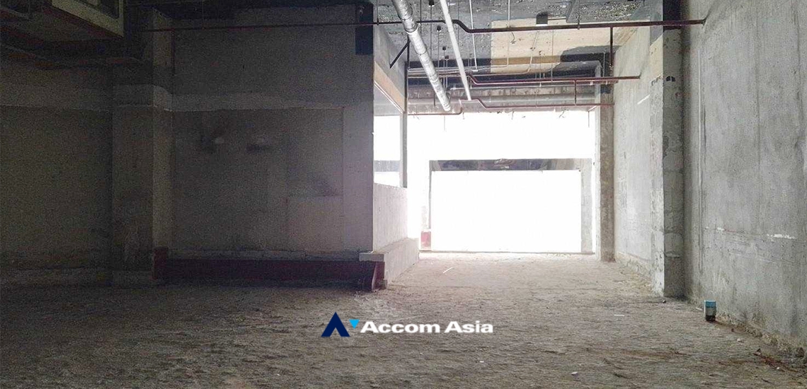  1  Retail / Showroom For Rent in Ploenchit ,Bangkok BTS Chitlom at The Mercury Ville AA33479