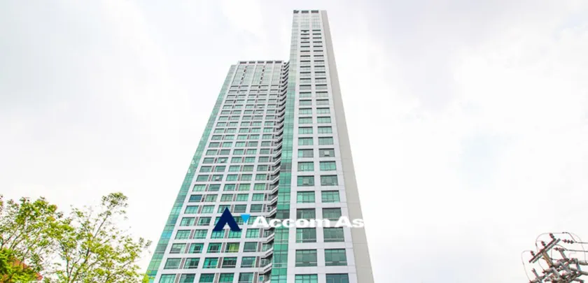  2  4 br Condominium For Sale in Charoen Nakhon ,Bangkok BTS Krung Thon Buri at Baan Sathorn Chaophraya AA33482