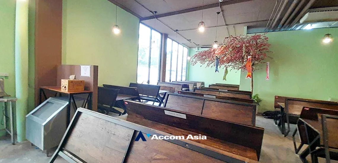 unit Retail / showroom For Rent in Sukhumvit, Bangkok  near MRT Phetchaburi - BTS Asok (AA33486)