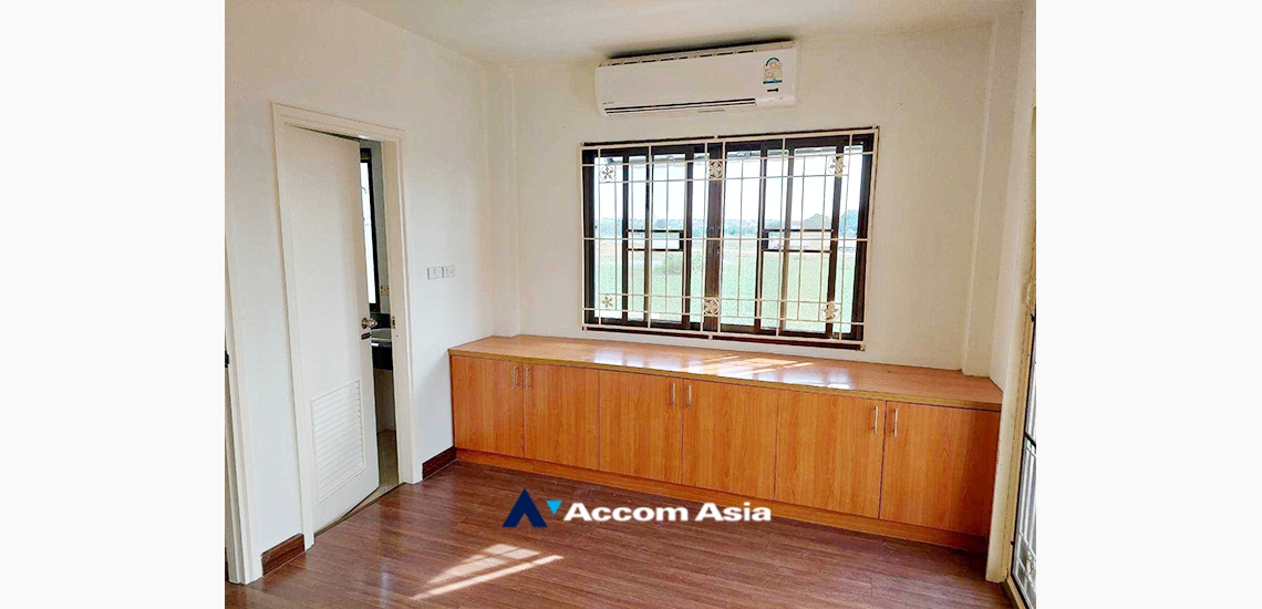 7  4 br House For Sale in Dusit ,Bangkok  AA33490