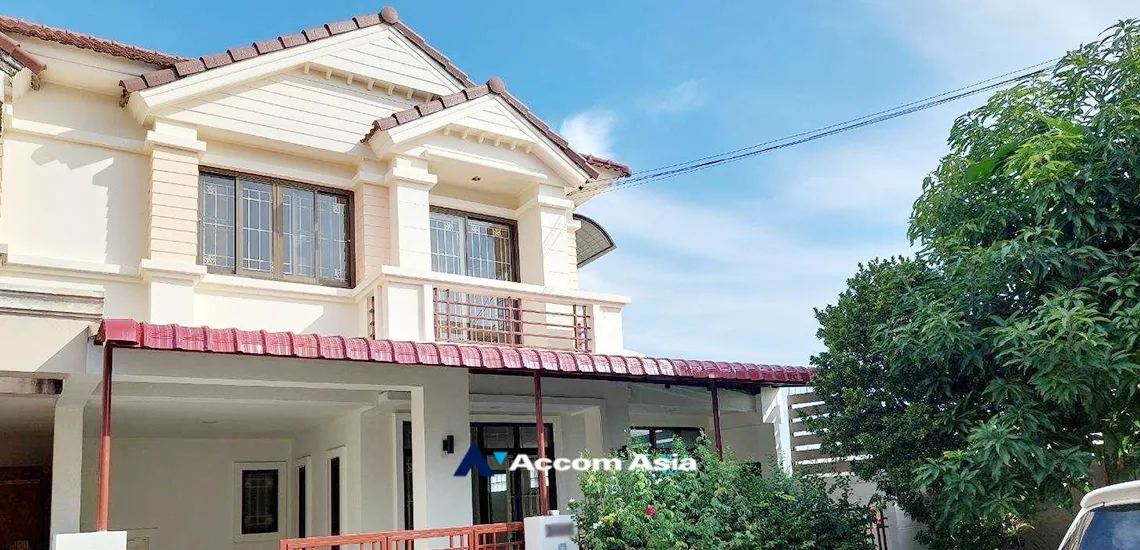 unit 4 Bedrooms  House For Sale in Dusit, Bangkok  (AA33490)