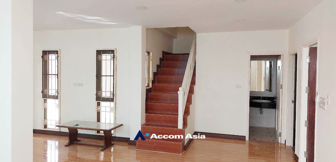 5  4 br House For Sale in Dusit ,Bangkok  AA33490