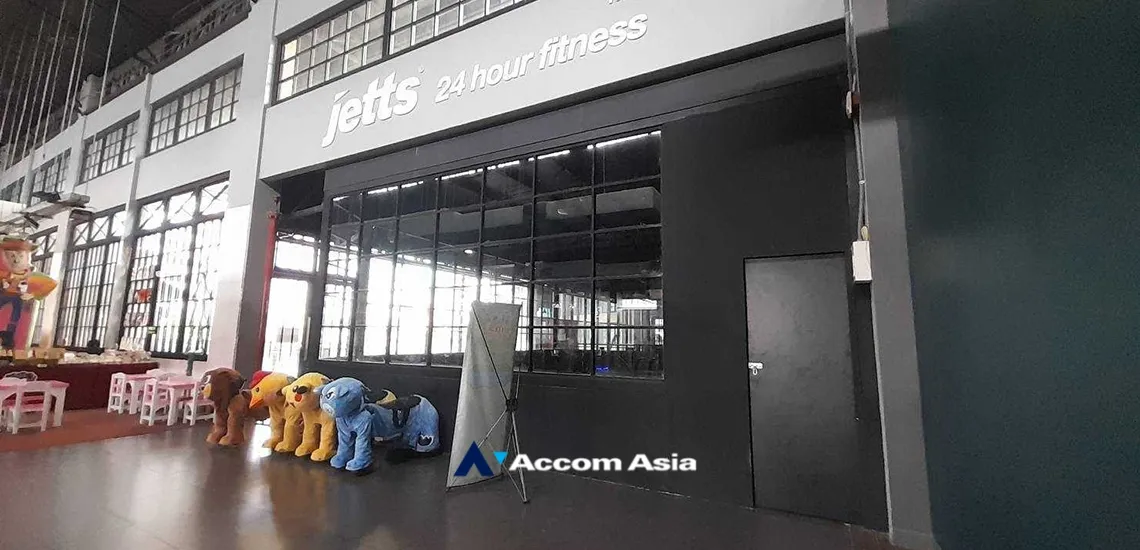  1  Retail / Showroom For Rent in Sukhumvit ,Bangkok BTS Thong Lo at Suanplern Market Rama 4 AA33492
