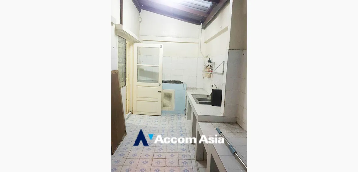 unit 3 Bedrooms  House For Rent in Sukhumvit, Bangkok  near BTS Bang Chak (AA33496)
