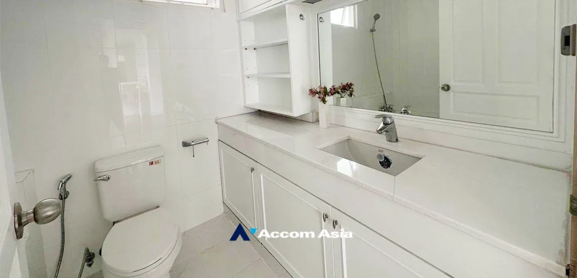 11  3 br Apartment For Rent in Sukhumvit ,Bangkok BTS Asok - MRT Sukhumvit at Perfect for family AA33512
