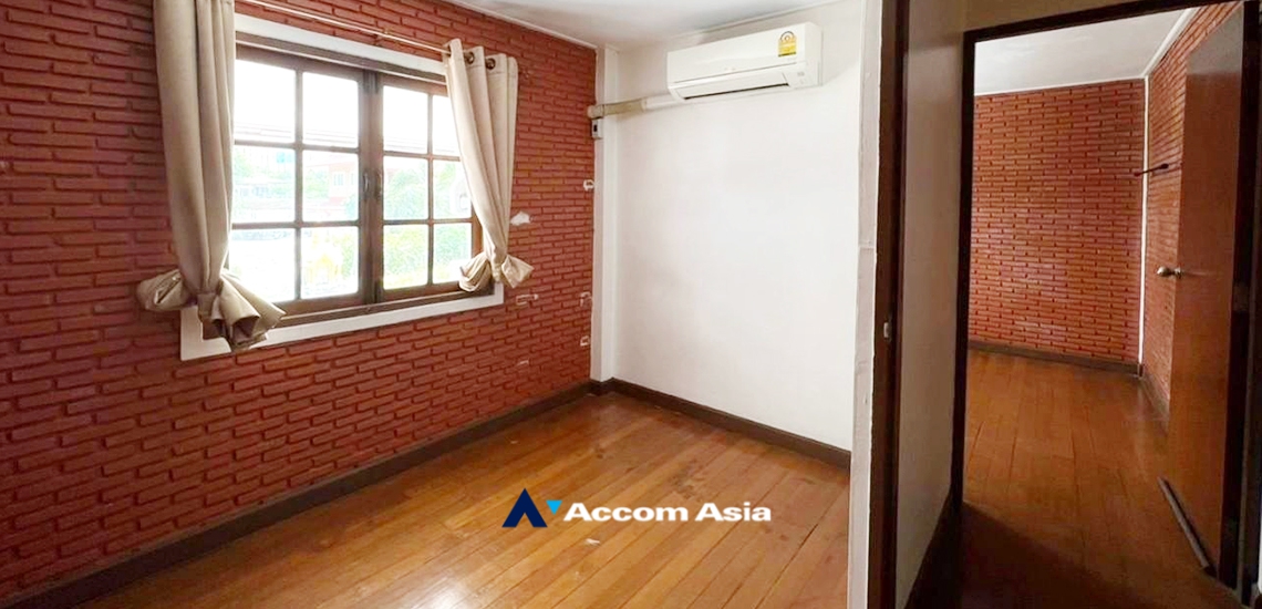 10  3 br House For Rent in Sukhumvit ,Bangkok BTS Phra khanong AA33573