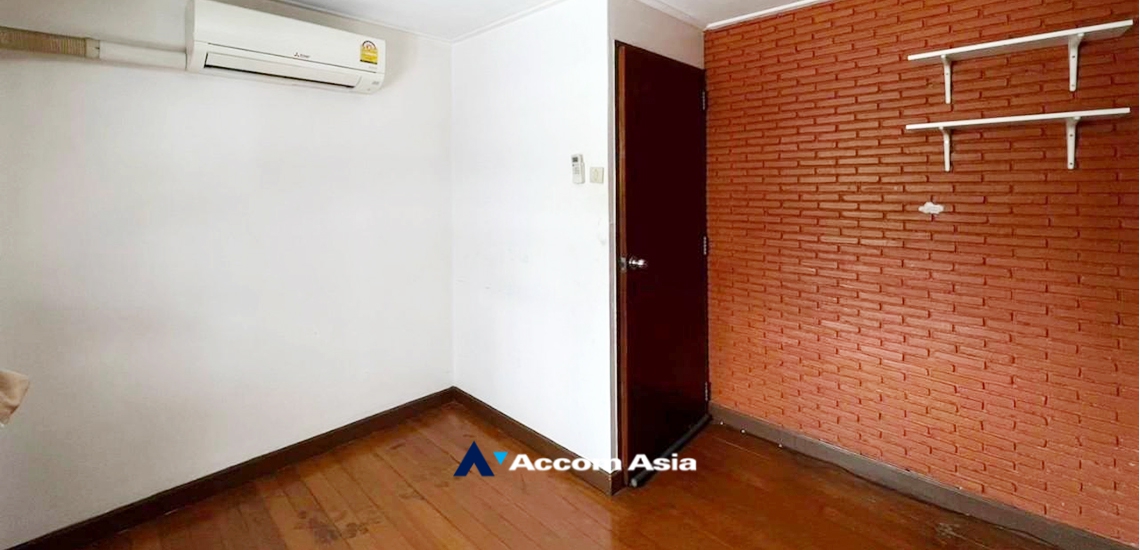 9  3 br House For Rent in Sukhumvit ,Bangkok BTS Phra khanong AA33573