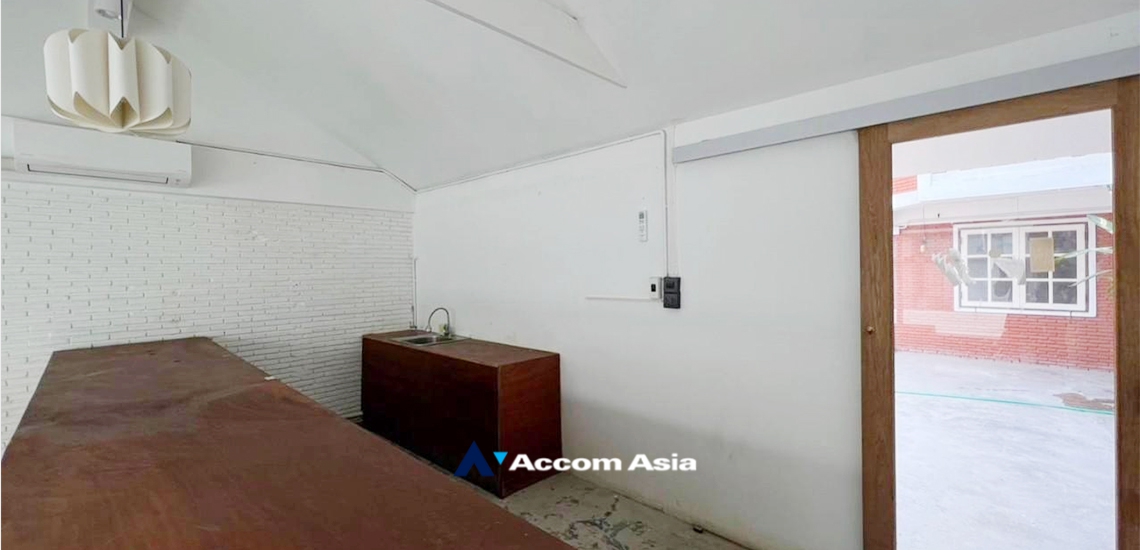 18  3 br House For Rent in Sukhumvit ,Bangkok BTS Phra khanong AA33573