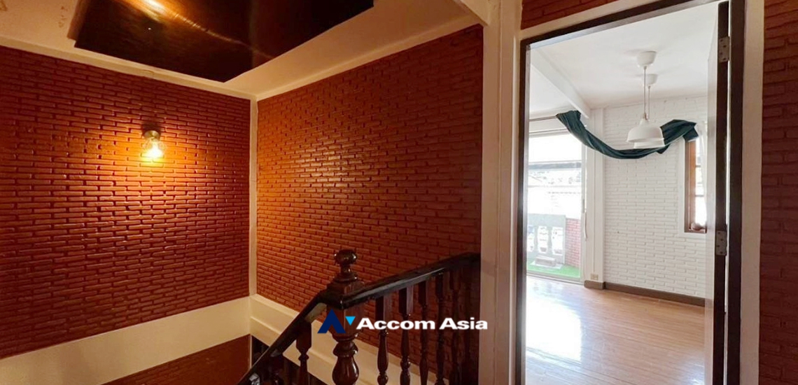 8  3 br House For Rent in Sukhumvit ,Bangkok BTS Phra khanong AA33573