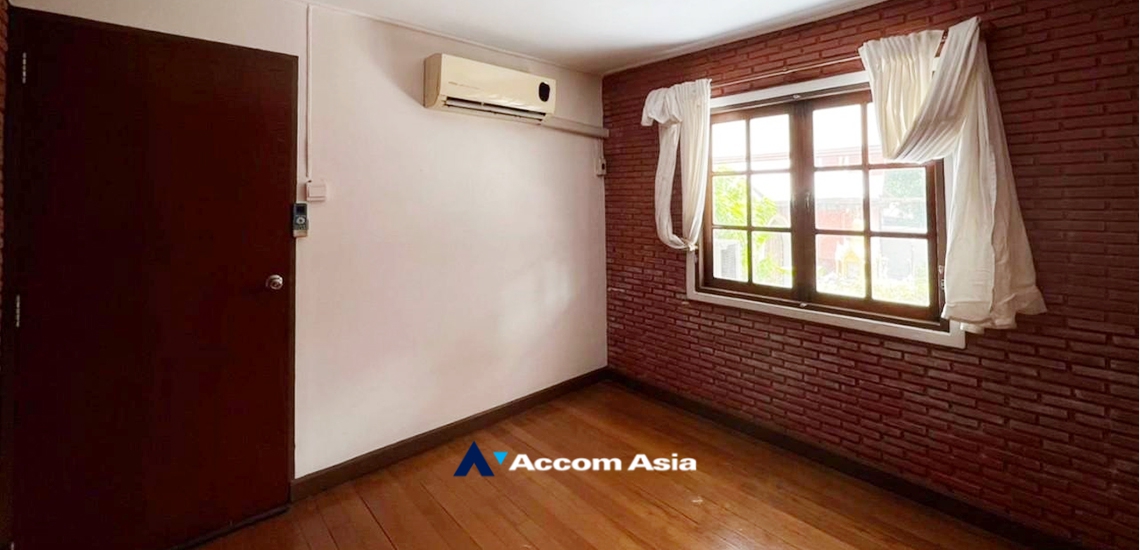 12  3 br House For Rent in Sukhumvit ,Bangkok BTS Phra khanong AA33573