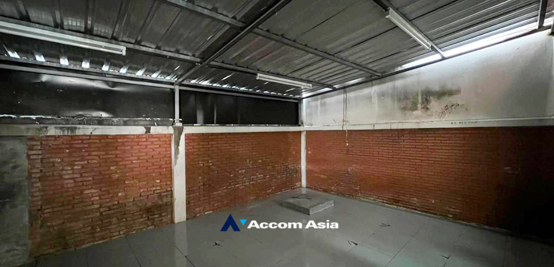 24  3 br House For Rent in Sukhumvit ,Bangkok BTS Phra khanong AA33573