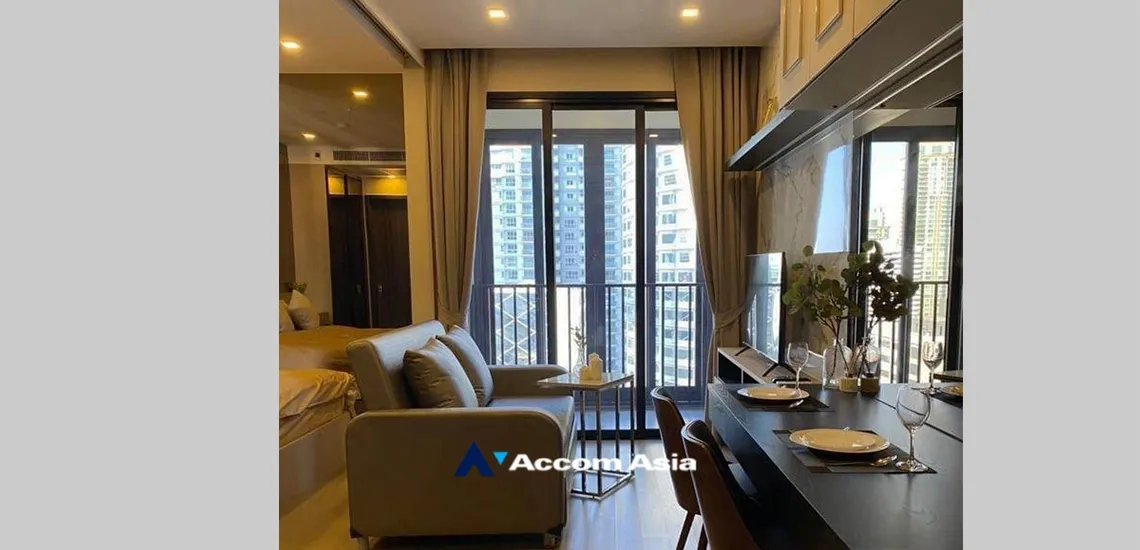 unitAshton Asoke