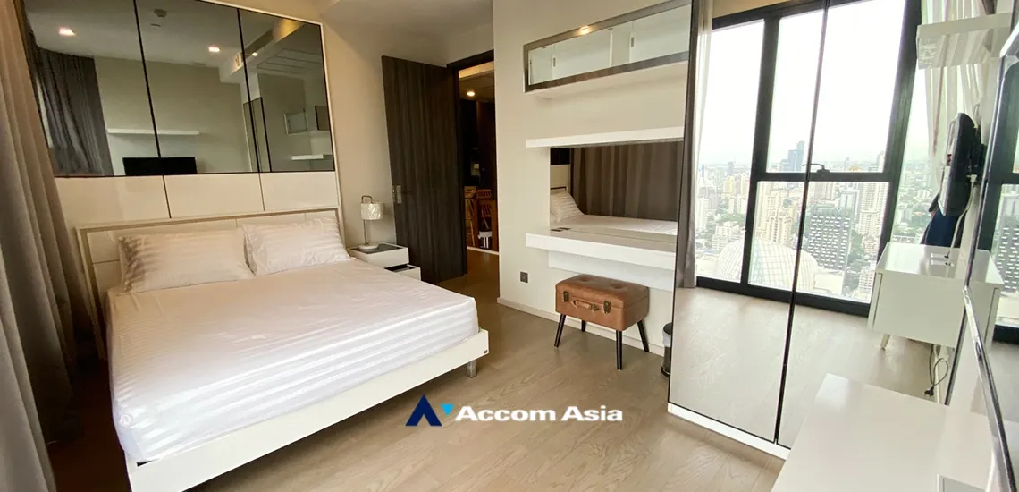unitAshton Asoke