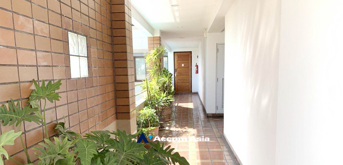  1  3 br Apartment For Rent in Phaholyothin ,Bangkok BTS Ari at Homely Atmosphere - Low Rise AA33613