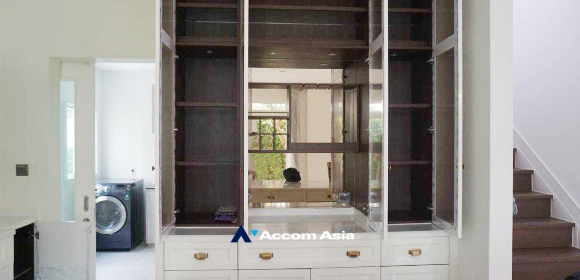 6  4 br House For Rent in Bang Na ,Bangkok  at Nantawan Bangna AA33626
