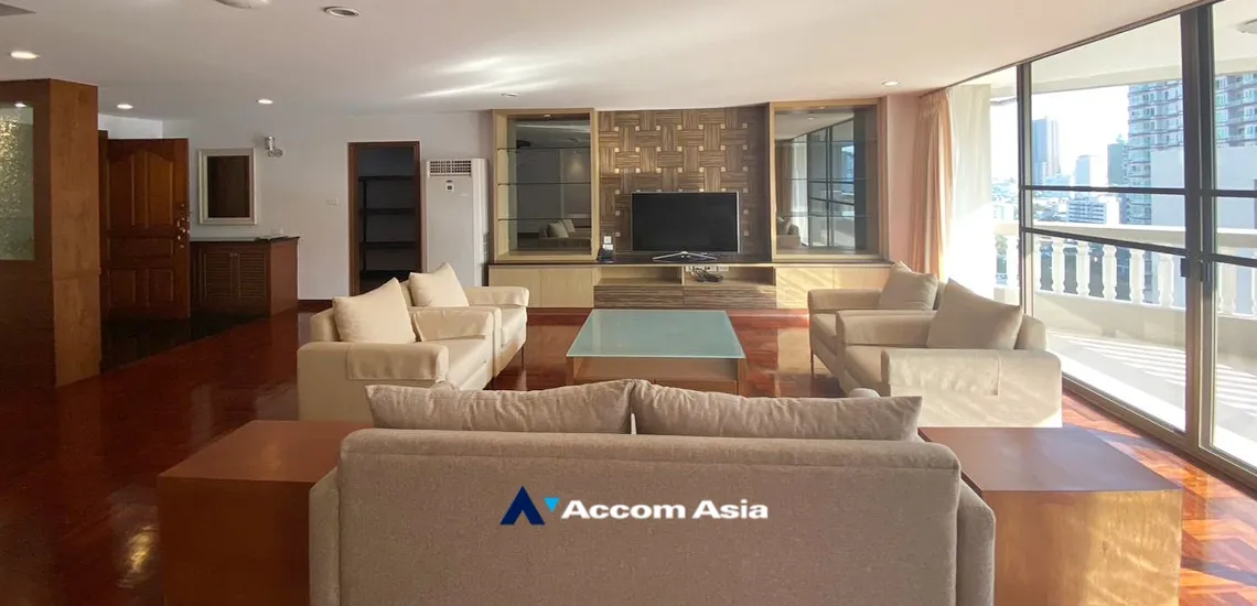 unit 3 Bedrooms  Apartment For Rent in Sukhumvit, Bangkok  near BTS Phrom Phong (AA33645)
