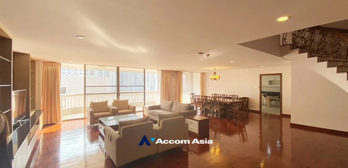 unit 3 Bedrooms  Apartment For Rent in Sukhumvit, Bangkok  near BTS Phrom Phong (AA33645)