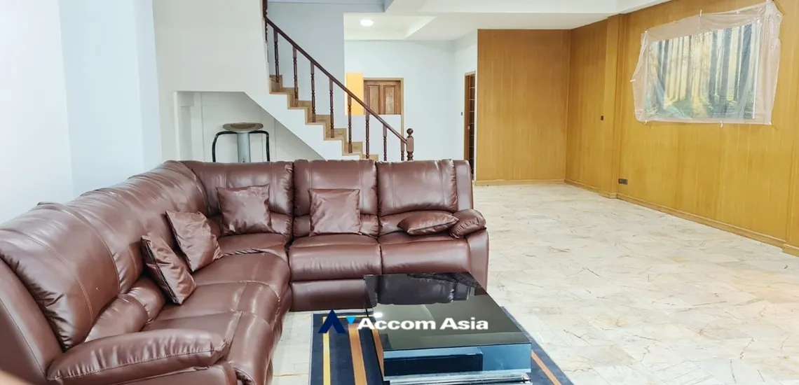 1  3 br House for rent and sale in Sukhumvit ,Bangkok BTS Phra khanong AA33687