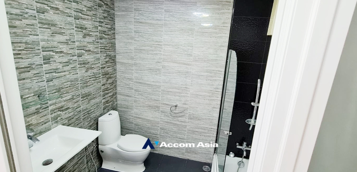 6  3 br House for rent and sale in Sukhumvit ,Bangkok BTS Phra khanong AA33687