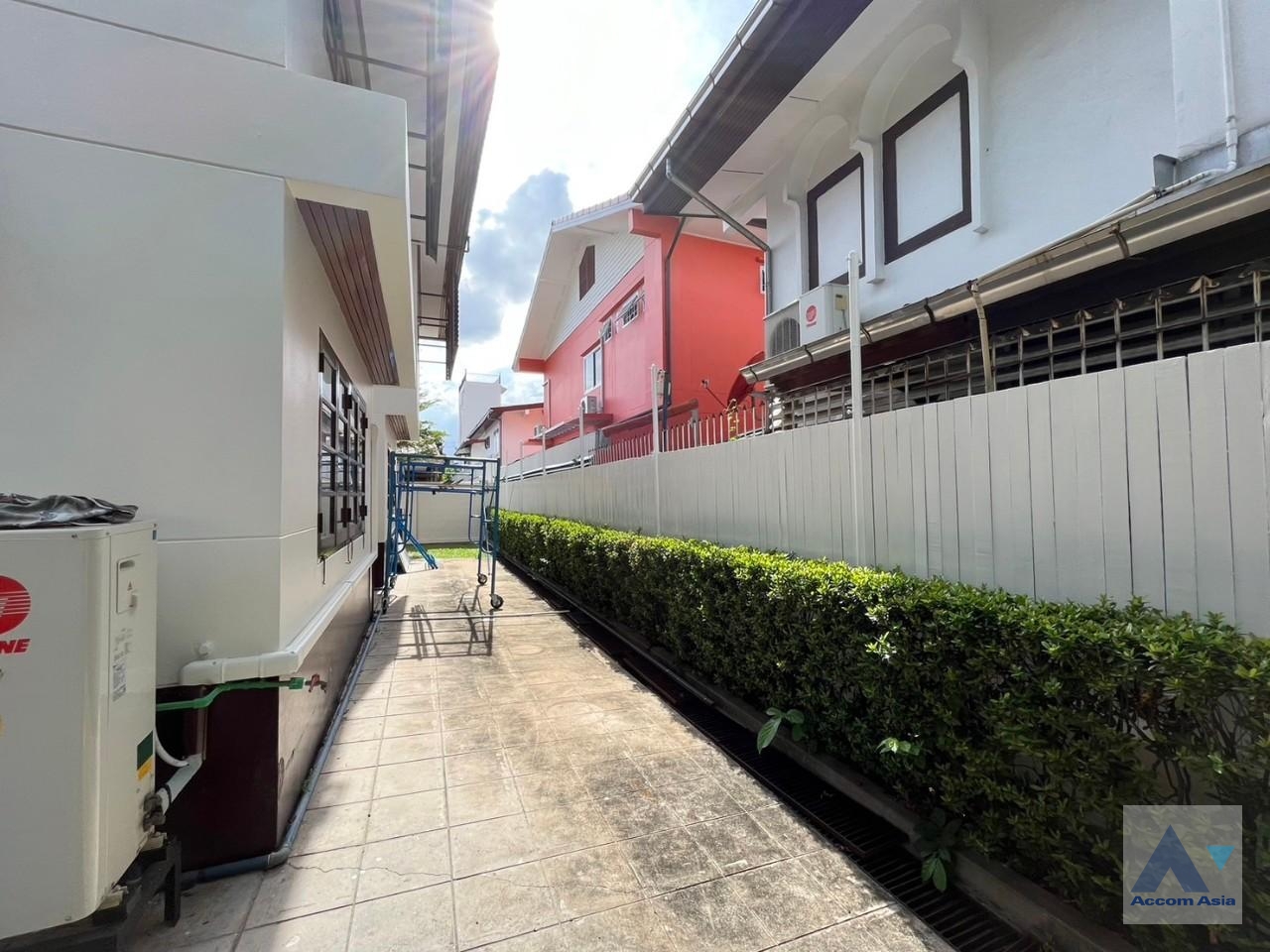 31  4 br House for rent and sale in Phaholyothin ,Bangkok BTS Saphan-Kwai at House in Compound AA33788