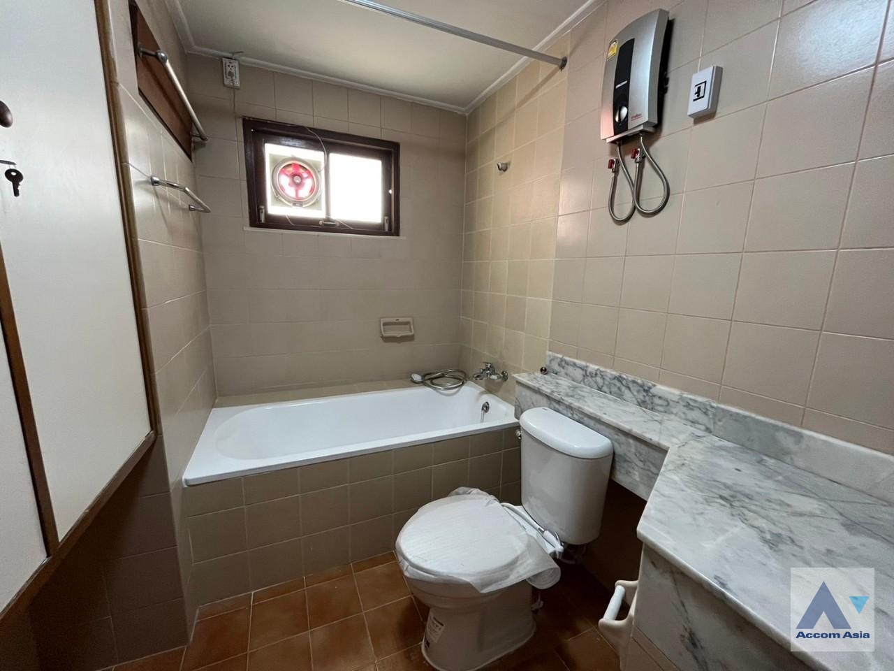 22  4 br House for rent and sale in Phaholyothin ,Bangkok BTS Saphan-Kwai at House in Compound AA33788