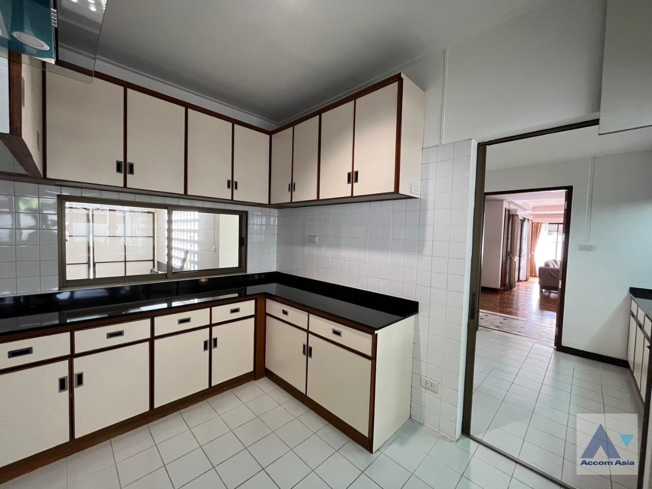 11  4 br House for rent and sale in Phaholyothin ,Bangkok BTS Saphan-Kwai at House in Compound AA33788