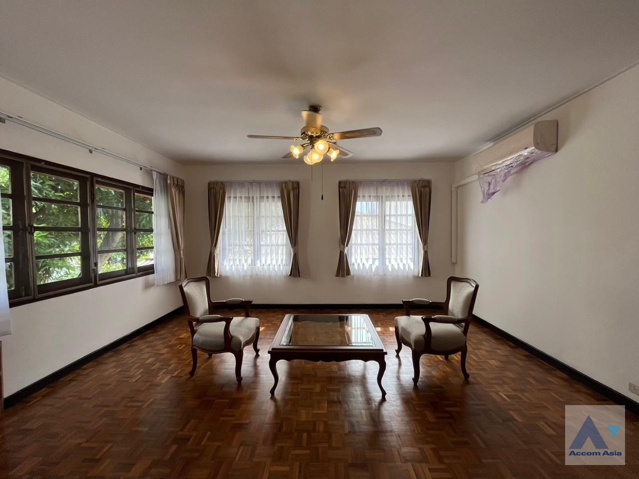 6  4 br House for rent and sale in Phaholyothin ,Bangkok BTS Saphan-Kwai at House in Compound AA33788