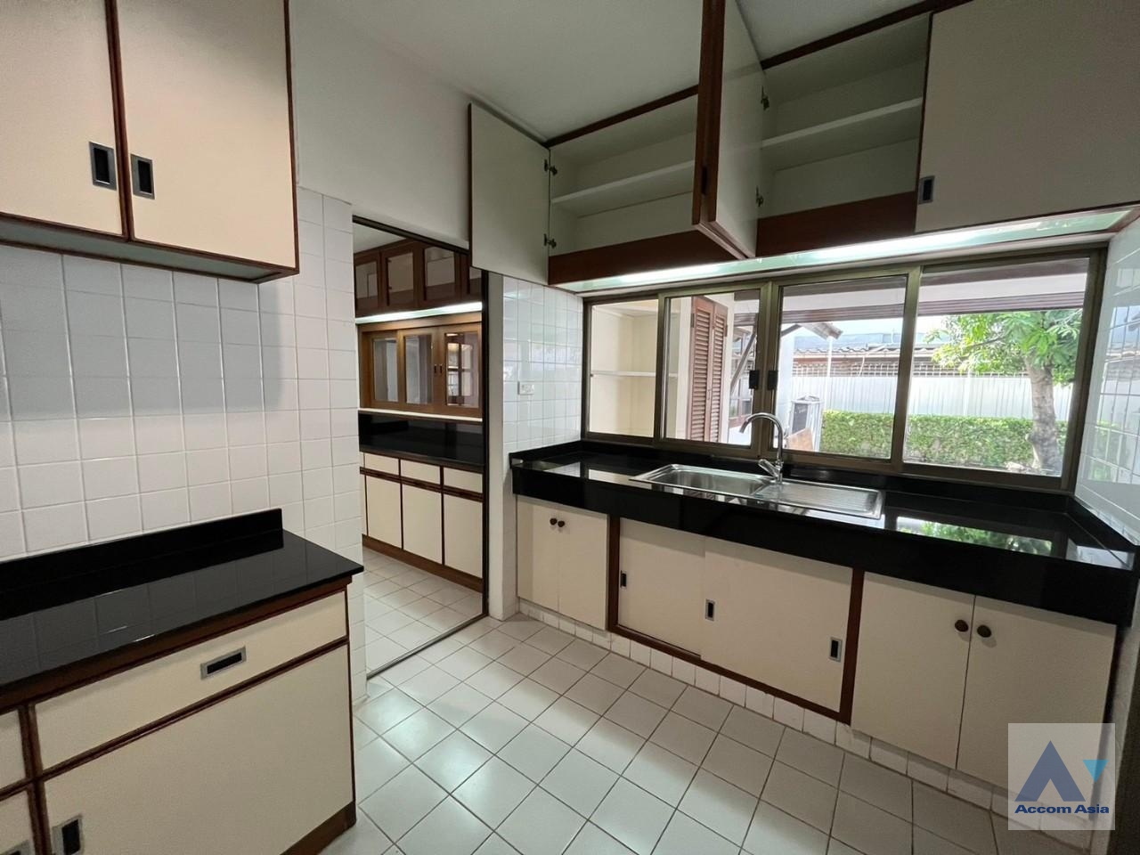 12  4 br House for rent and sale in Phaholyothin ,Bangkok BTS Saphan-Kwai at House in Compound AA33788