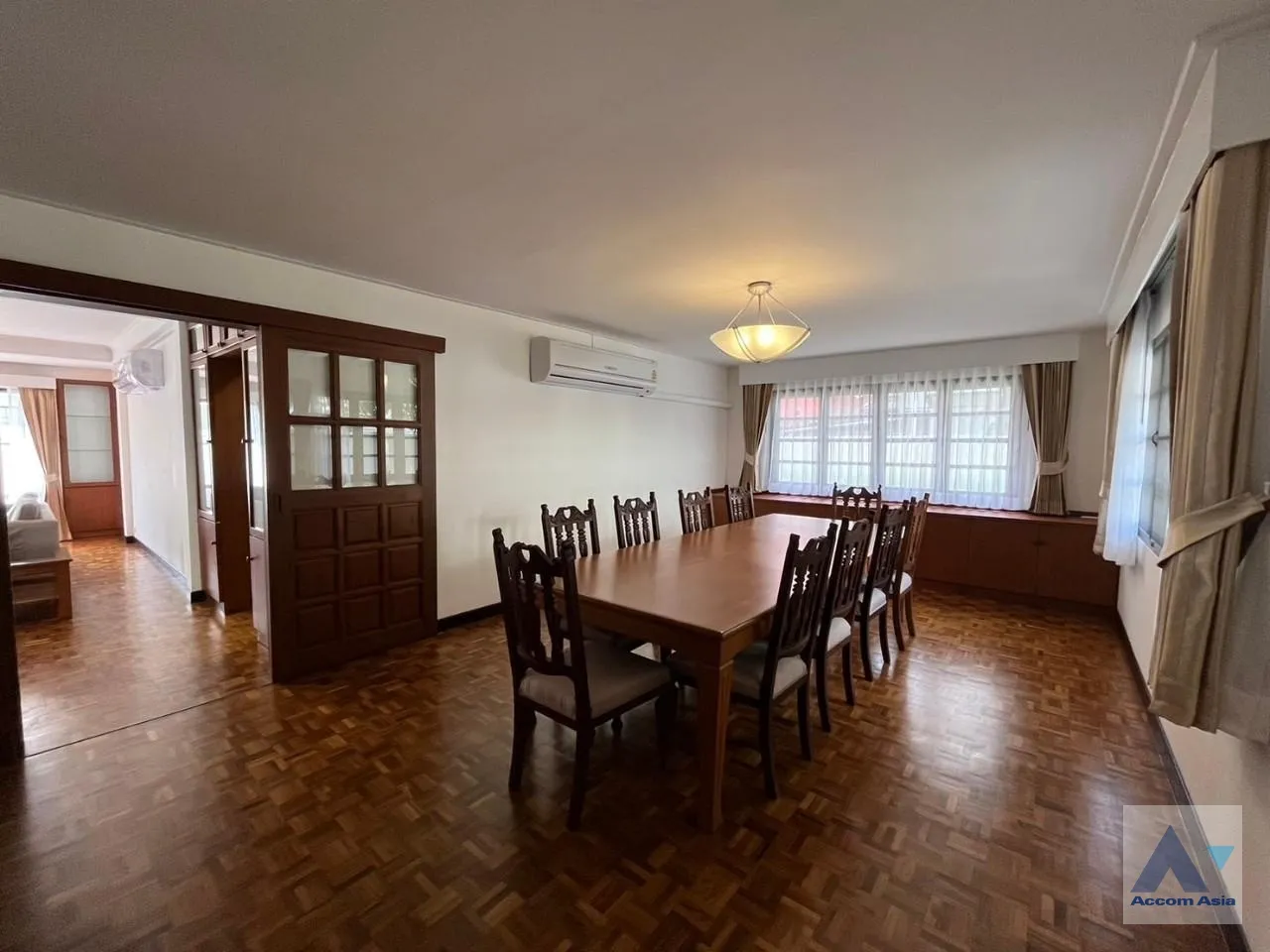 8  4 br House for rent and sale in Phaholyothin ,Bangkok BTS Saphan-Kwai at House in Compound AA33788