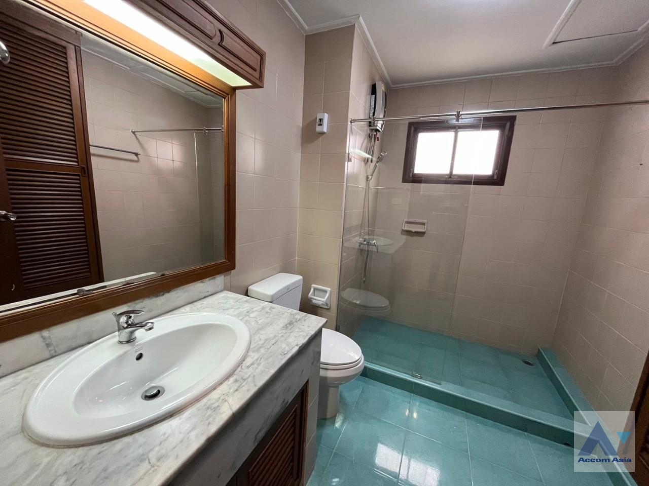 25  4 br House for rent and sale in Phaholyothin ,Bangkok BTS Saphan-Kwai at House in Compound AA33788