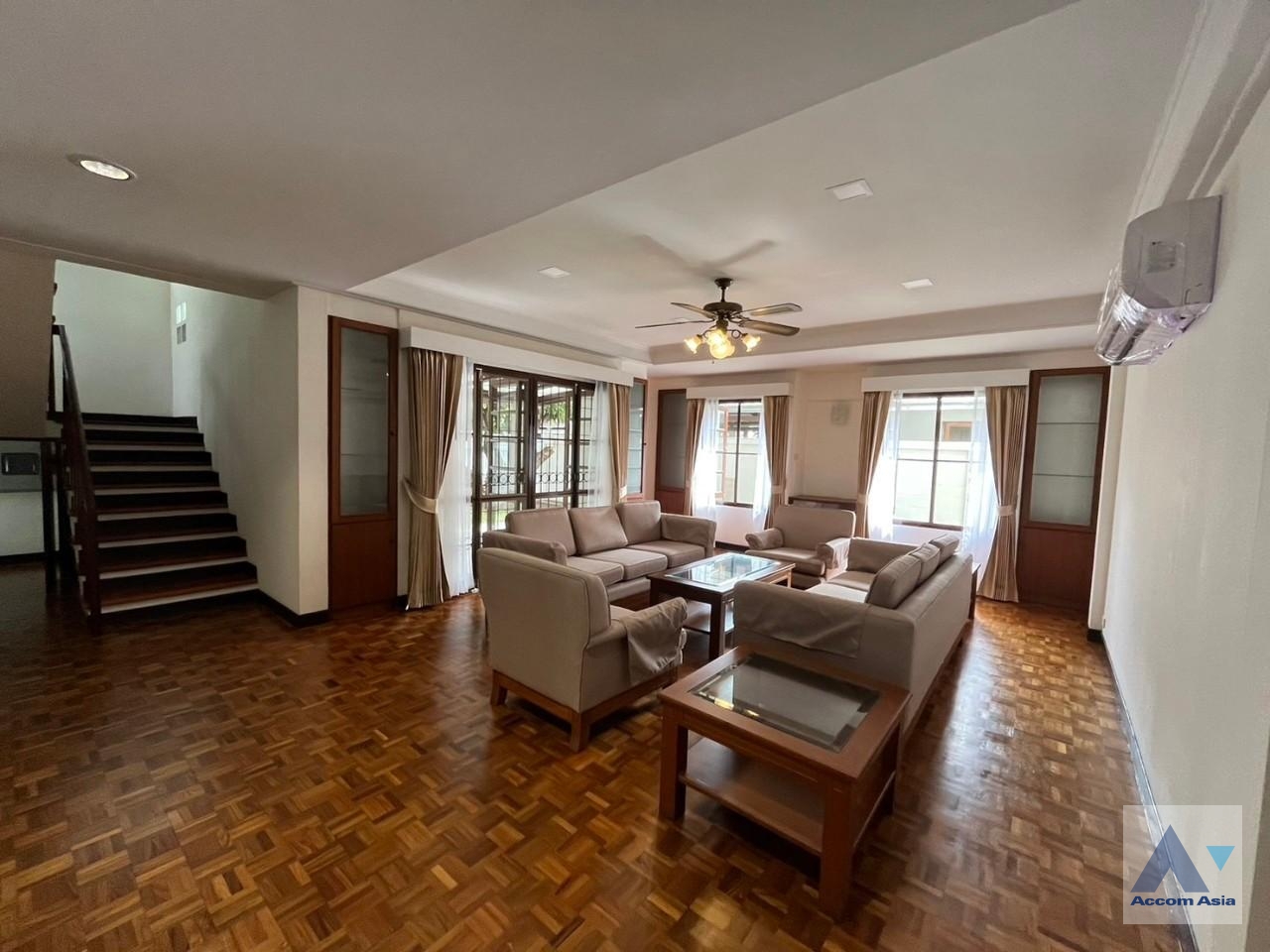  1  4 br House for rent and sale in Phaholyothin ,Bangkok BTS Saphan-Kwai at House in Compound AA33788