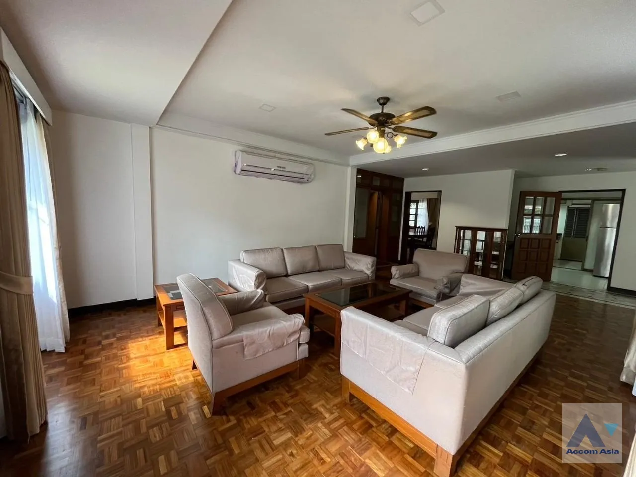 4  4 br House for rent and sale in Phaholyothin ,Bangkok BTS Saphan-Kwai at House in Compound AA33788