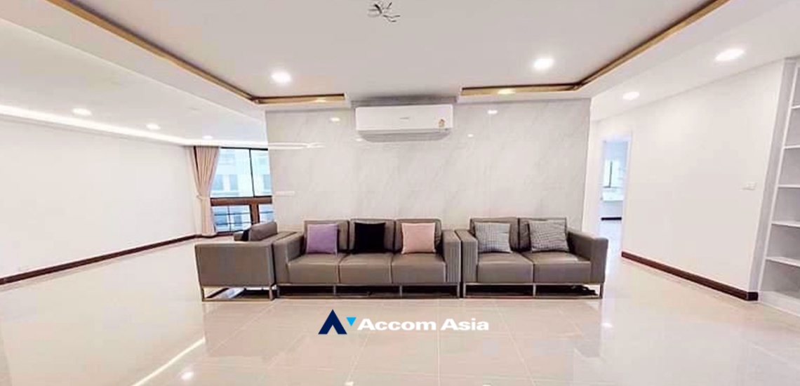 unit 3 Bedrooms  Condominium For Rent in Sukhumvit, Bangkok  (AA33827)