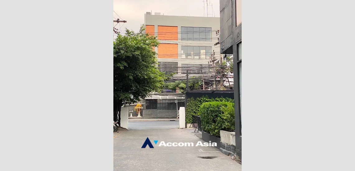 unit Townhouse For Sale in Sukhumvit, Bangkok  near BTS Ekkamai (AA33836)