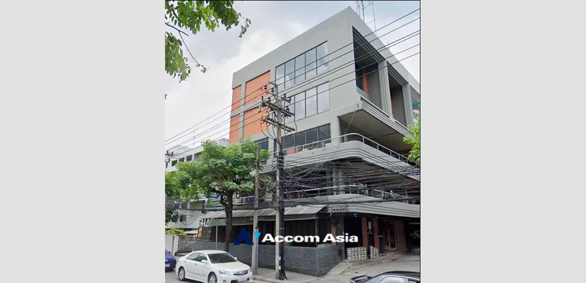 unit Townhouse For Sale in Sukhumvit, Bangkok  near BTS Ekkamai (AA33836)
