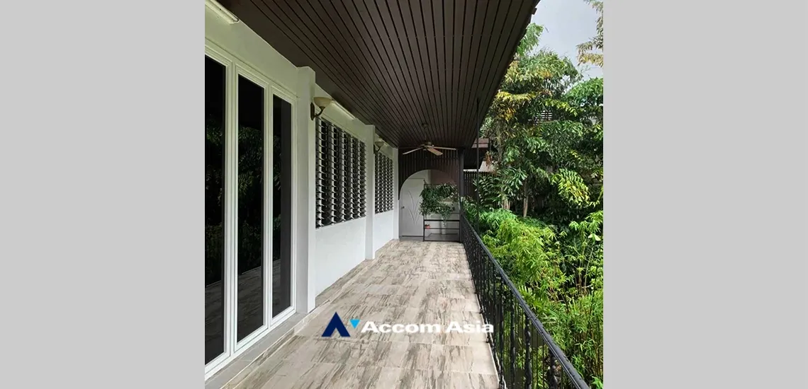 7  4 br House For Rent in Sathorn ,Bangkok MRT Khlong Toei AA33850