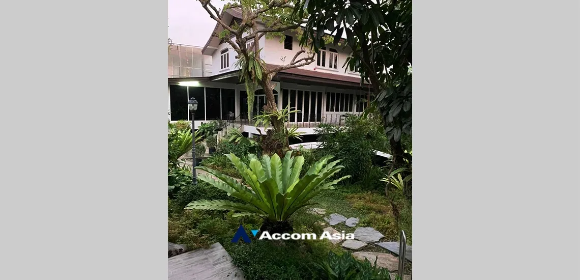 unitGarden, Home Office |  4 Bedrooms  House For Rent in Sathorn, Bangkok  near MRT Khlong Toei (AA33850)
