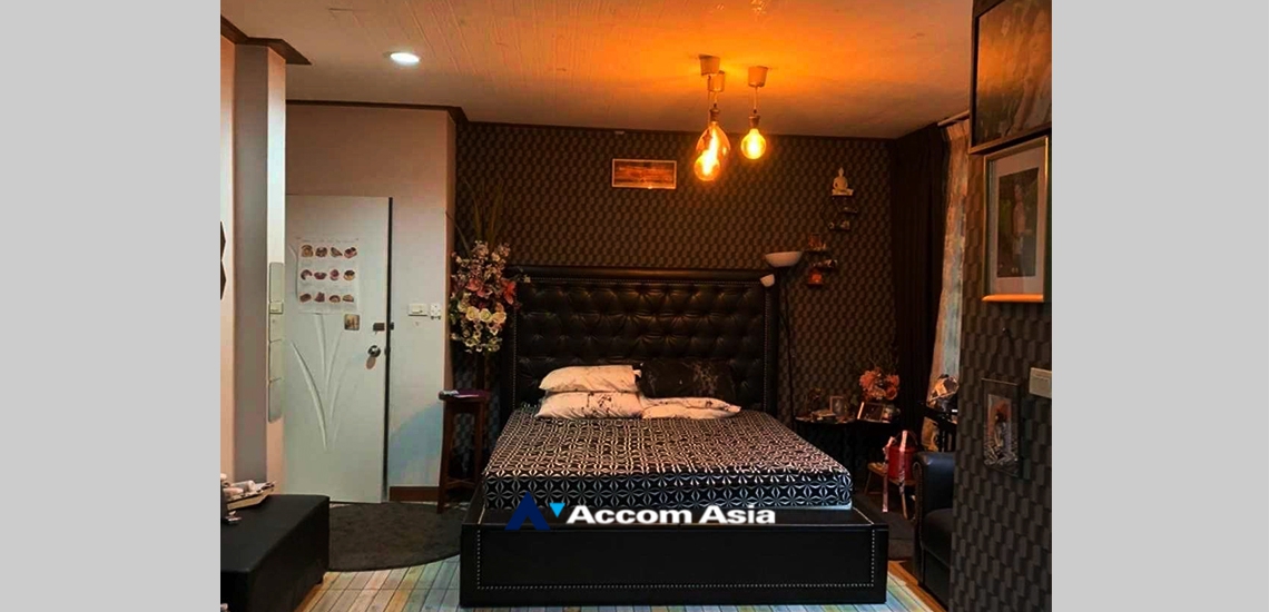 6  4 br House For Rent in Sathorn ,Bangkok MRT Khlong Toei AA33850