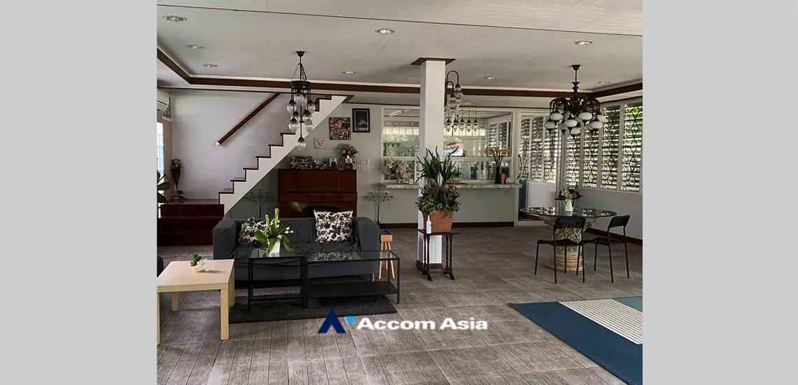 unitGarden, Home Office |  4 Bedrooms  House For Rent in Sathorn, Bangkok  near MRT Khlong Toei (AA33850)