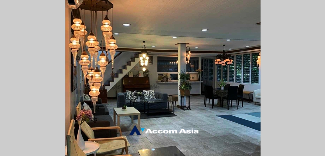  1  4 br House For Rent in Sathorn ,Bangkok MRT Khlong Toei AA33850