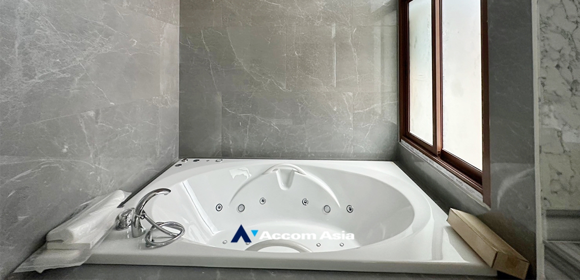 12  4 br House For Sale in Sukhumvit ,Bangkok BTS Phra khanong at Baan Sansiri Sukhumvit 67 AA33863