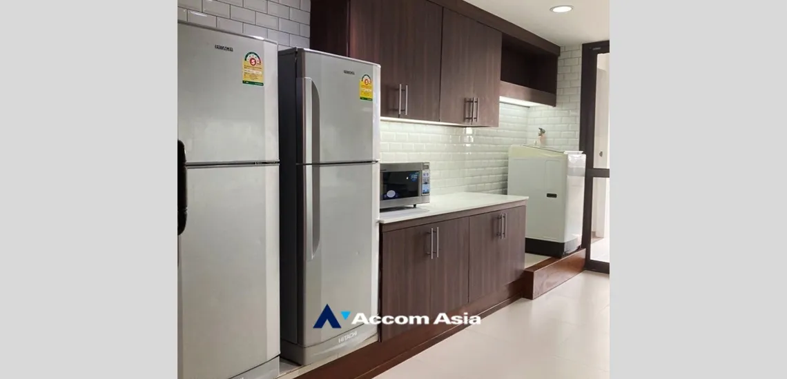 unit 3 Bedrooms  Apartment For Rent in Sukhumvit, Bangkok  near BTS Thong Lo (AA33894)