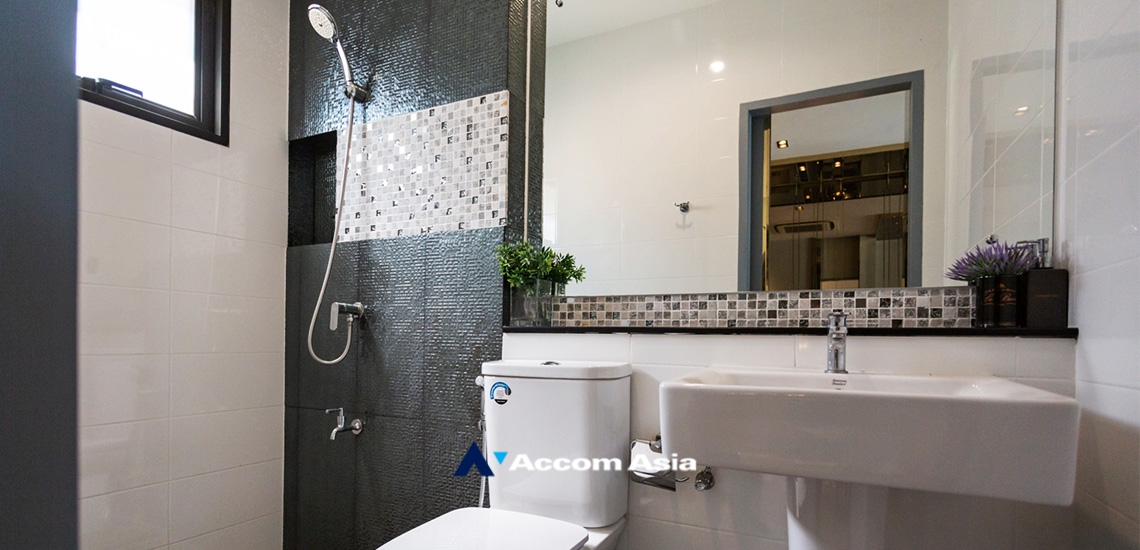 23  4 br Townhouse For Rent in Samutprakan ,Samutprakan  at House AA33897