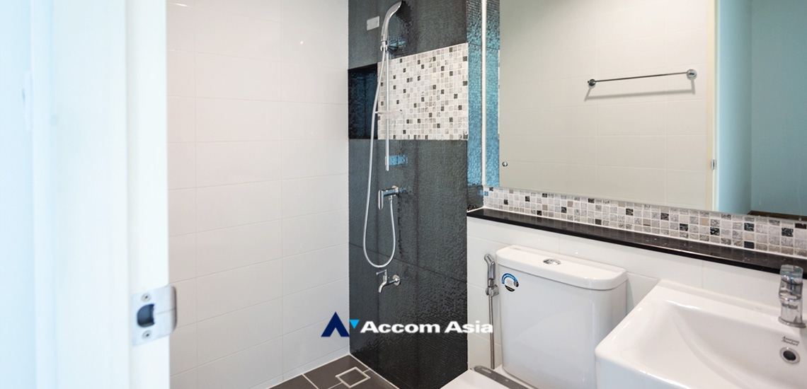 7  4 br Townhouse For Rent in Samutprakan ,Samutprakan  at House AA33897