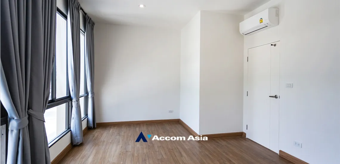 21  4 br Townhouse For Rent in Samutprakan ,Samutprakan  at House AA33897