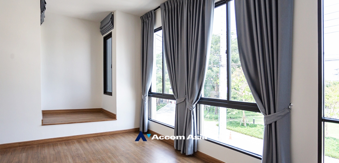 9  4 br Townhouse For Rent in Samutprakan ,Samutprakan  at House AA33897