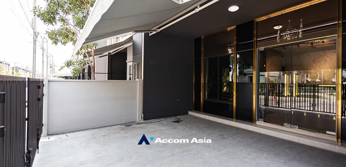 16  4 br Townhouse For Rent in Samutprakan ,Samutprakan  at House AA33897