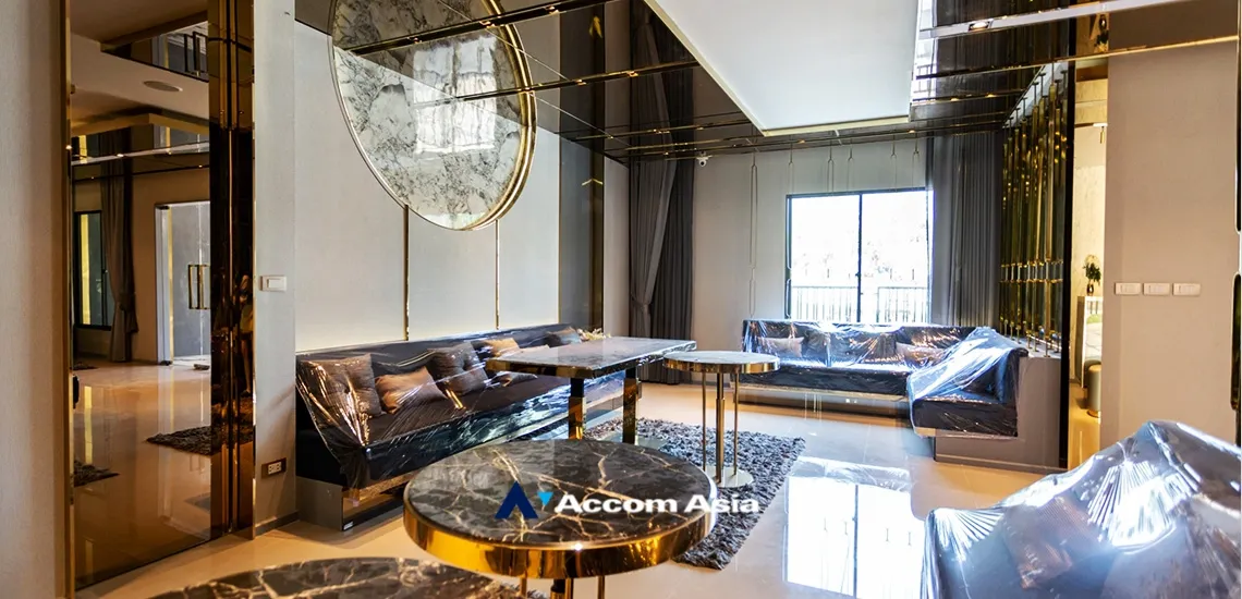 12  4 br Townhouse For Rent in Samutprakan ,Samutprakan  at House AA33897