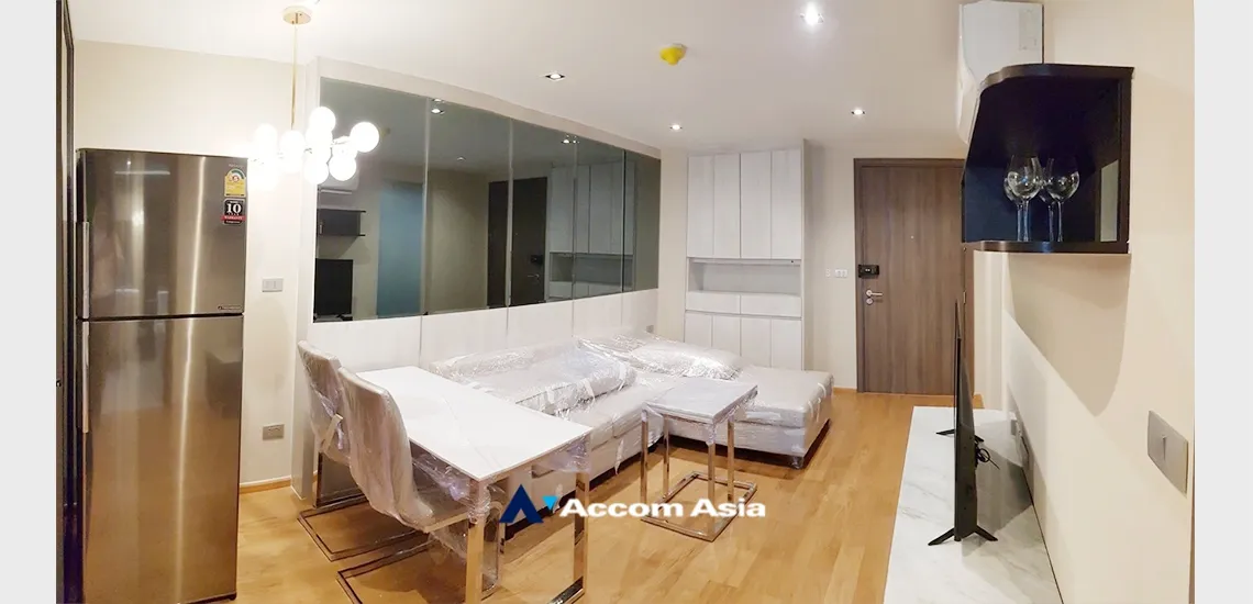 unit 1 Bedroom  Condominium For Sale in Silom, Bangkok  near MRT Sam Yan (AA33908)